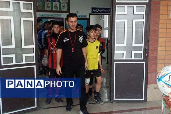  فینال المپیاد ورزشی درون مدرسه‌ای در دبیرستان بشارت بهارستان‌دو 