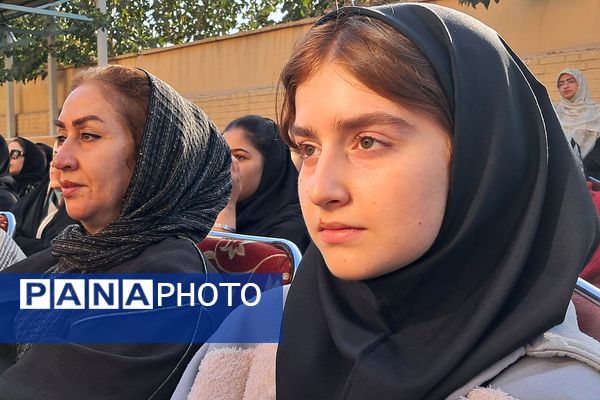 مراسم راز و رهایی؛ پنجره‌ای به دنیای دو نسل در دبیرستان نمونه‌دولتی ولایت بهارستان‌دو