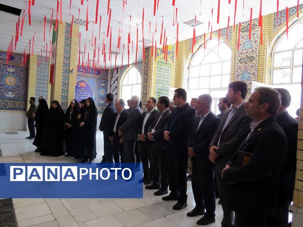 گلباران مزار شهدای دانش‌آموز و معلم در بجنورد