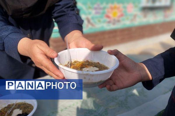 آیین فاطمیه با پخت آش نذری و مراسم عزاداری در دبیرستان شاهد صدیقه طاهره(س) اسلامشهر