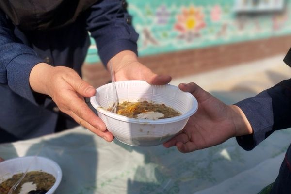 آیین فاطمیه با پخت آش نذری و مراسم عزاداری در دبیرستان شاهد صدیقه طاهره(س) اسلامشهر