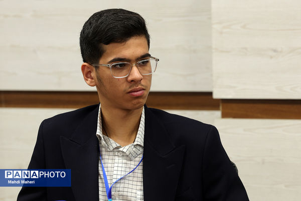 اولین نشست کارگروه تدوین سند دوازدهمین دوره مجلس دانش‌آموزی
