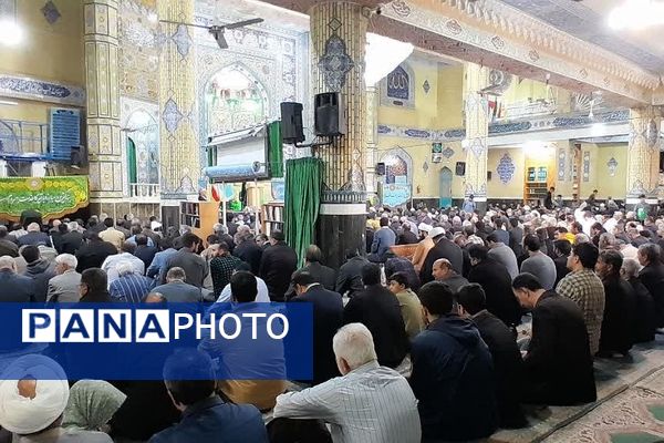 نماز جمعه شهرستان ورامین با حضور پرشور دانش‌آموزان 