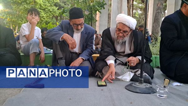 مراسم دعای عرفه درجوار شهدای گمنام پارک وحدت شهرستان آشخانه