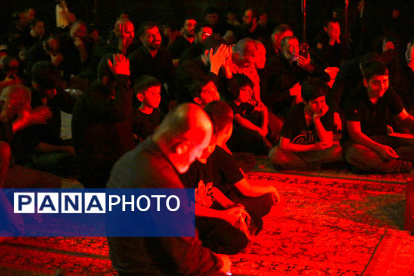 حال و هوای مسجد جمکران در شب عاشورای حسینی(ع)