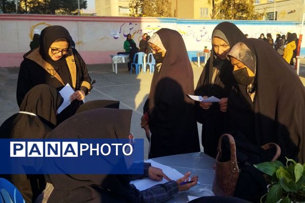 طرح دیدار و ارائه کارنامه هشدار در دبیرستان مهر نیشابور