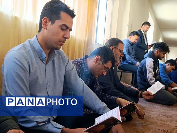 زمزمه‌های عاشورایی دانش‌آموزان در نمازخانه هنرستان شیخ‌الرئیس