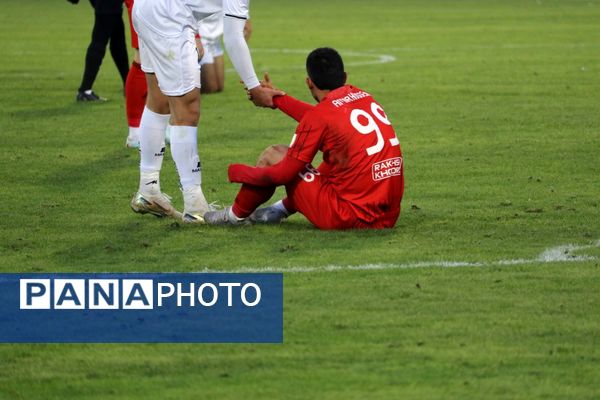 بازی تراکتور و ملوان در تبریز