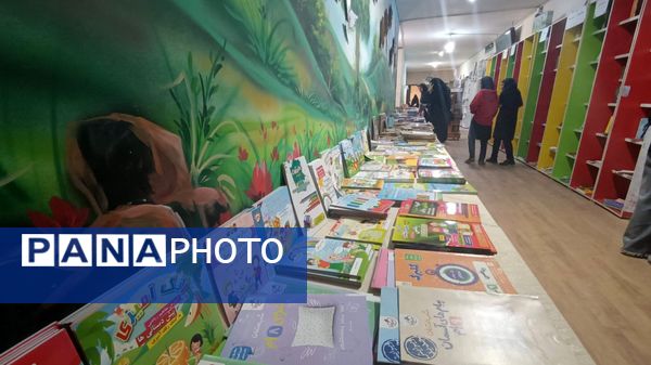 نمایشگاه کتاب در کانون فرهنگی تربیتی ولی عصر(عج) 