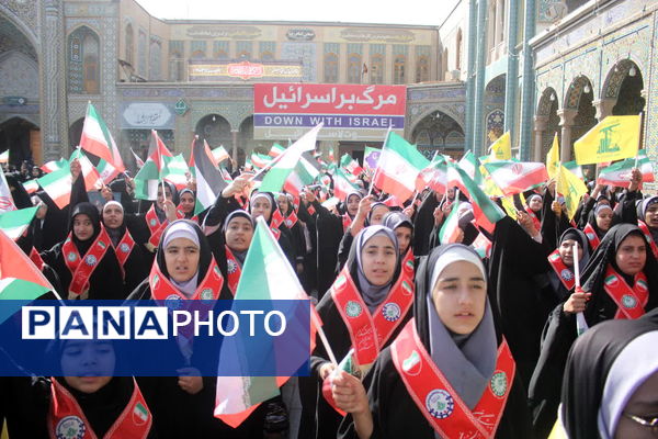 جلوه‌هایی از حضور حماسی دانش‌آموزان قم در راهپیمایی یوم الله ۱۳ آبان