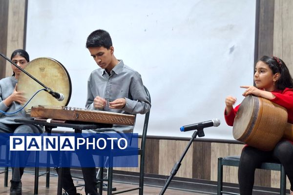 یلدا با نخستین جشنواره‌ هنرهای آوایی کانون ملائک در قرچک