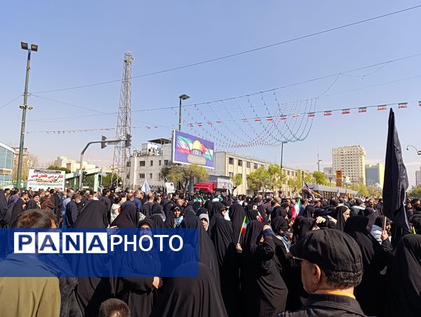 شرکت با شکوه مردم مشهد در راهپیمایی روز جهانی قدس