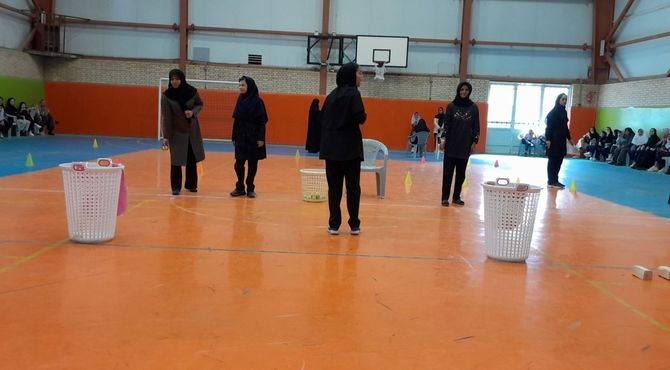  المپیاد درون مدرسه‌ای در دبستان سید جواد احمدی منطقه تبادکان مشهد