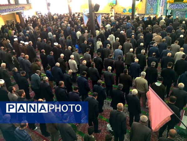 نماز جمعه تویسرکان؛ تجلی خدمت و مهر مادری در کنار نهادهای مردمی