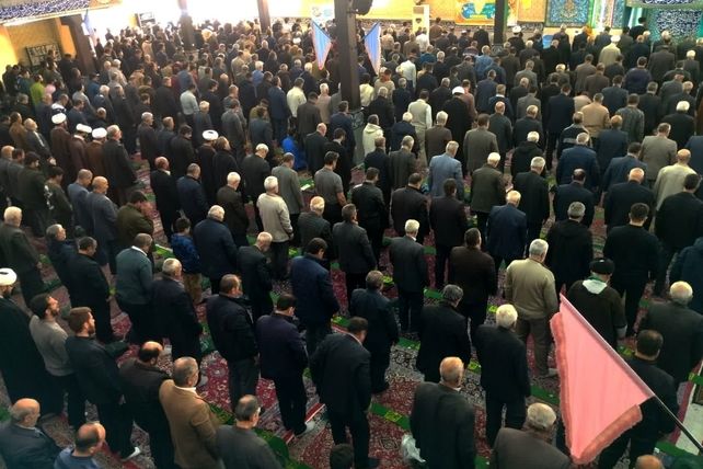 نماز جمعه تویسرکان؛ تجلی خدمت و مهر مادری در کنار نهادهای مردمی