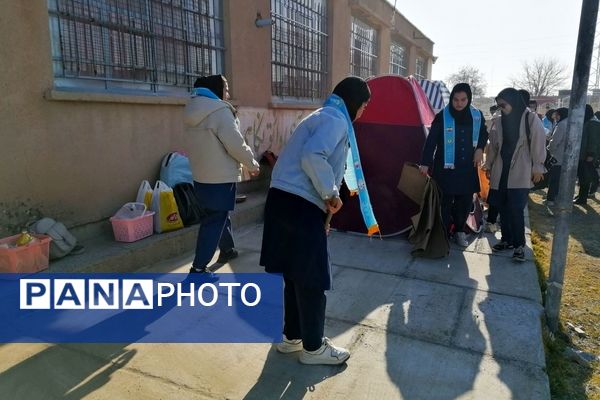 جشن انقلاب در دبیرستان حضرت فاطمه (س) و هنرستان عفاف، شهر تیتکانلو