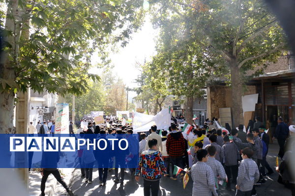 حضور پرشور دانش آموزان محلاتی در راهپیمایی 13 آبان 
