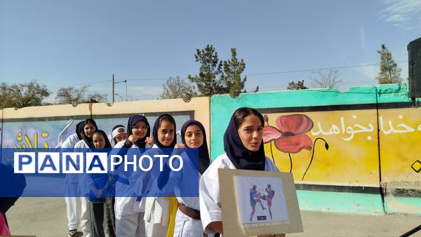 المپیاد ورزشی درون مدرسه‌ای در دبیرستان عطیه