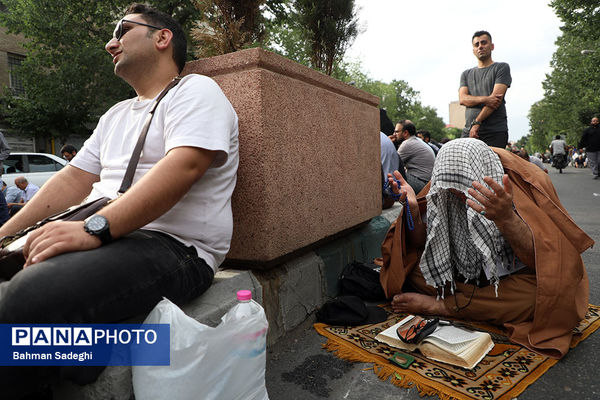 مراسم دعای عرفه در خیابان سعدی