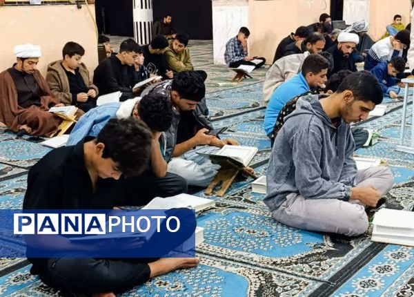 استقبال پرشور مردم از ضیافت سه روزه انس با قرآن