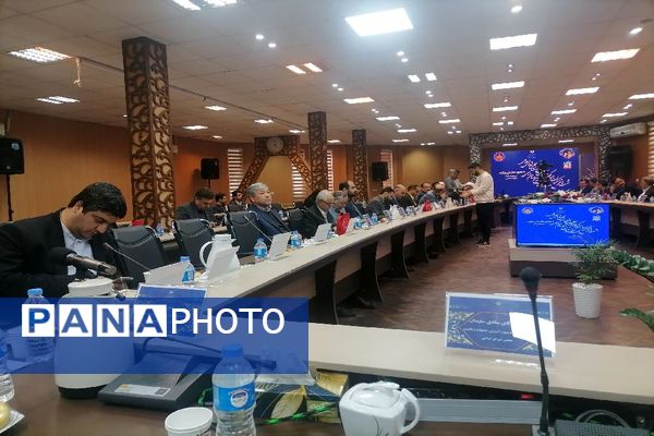 نشست مشترک اعضای کمیسیون آموزش و تحقیقات مجلس، مدیران آموزش و پررش استان خراسان رضوی و وزیر آموزش وپرورش در مشهد