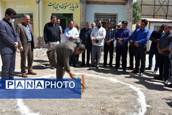 آیین کلنگ زنی دبیرستان فردوسی در مشهد