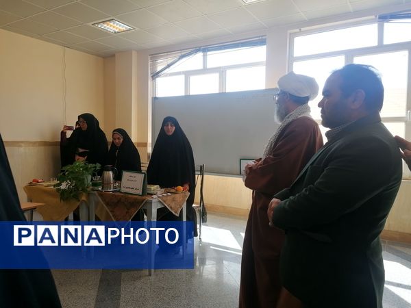 بازدید امام جمعه کاشمر از مسابقات قرآن، عترت و نماز ویژه دختران شهرستان کاشمر 