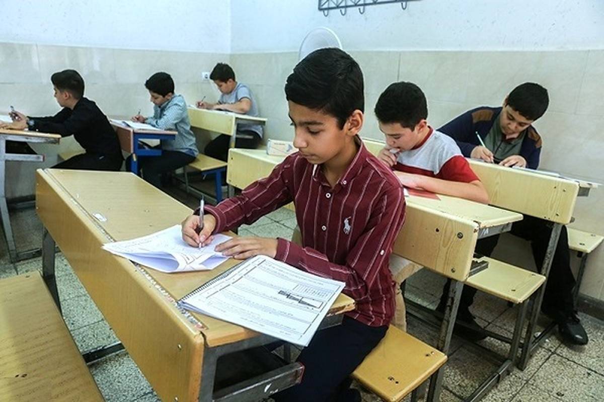 تحمیل یادگیری یکسان، آسیب‌ز‌است