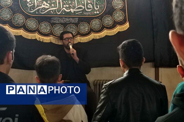 در اغنای دل‌ها هنرستان موفقیان اسلامشهر میزبان آیین فاطمیه و سفره احسان بانوی نور بود