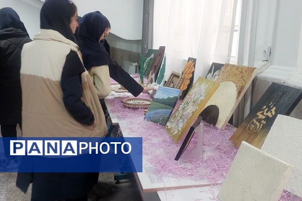 همدلی دانش‌آموزان، اولیاء و معلمان در جشن خلاقیت هنرستان کارآفرینان بهارستان دو
