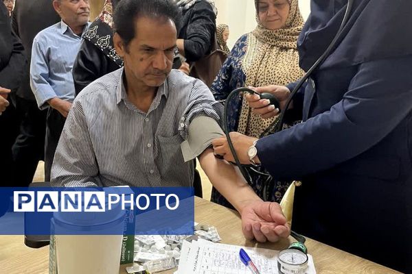 برگزاری پویش سلامت در فرهنگسرای بهشت؛ هدیه‌ای برای سالمندان