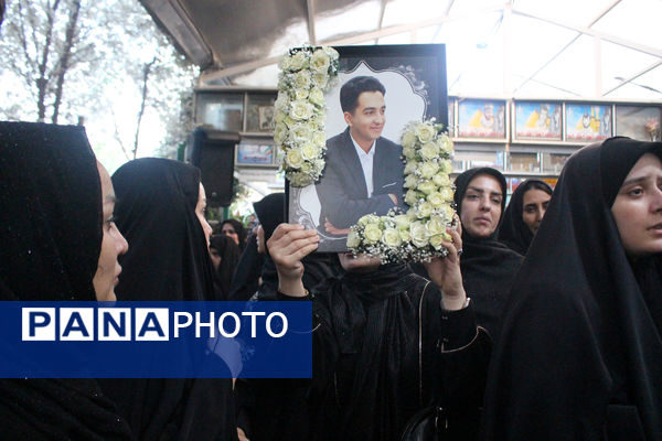 خاکسپاری نوجوان شهید «محمدحسین خاکی» در گلزار شهدای قم