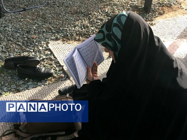 برپایی مراسم دعای عرفه در گلستان شهدای اصفهان