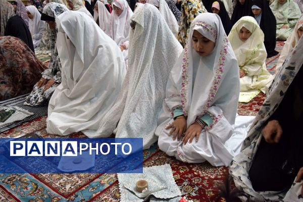 اعتکاف دانش‌آموزی در مسجد جامع امام حسین(ع) ناحیه یک کرج 