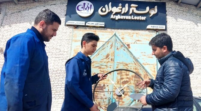 کارگاه تولید لوستر و ساعت در شیروان