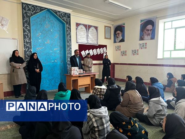 تجلیل از برگزیدگان مسابقات قرآنی 