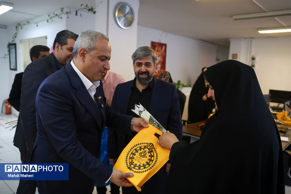 بازدید مدیرکل آموزش و پرورش شهرستان‌های استان تهران از خبرگزاری پانا در روز خبرنگار