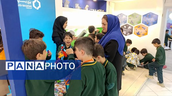 بازدید دانشآموزان دبستان پسرانه حضرت جوادالائمه (ع) از مرکز استاندارد یزد