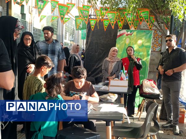 گوشه‌ای از راهپیمایی غدیر خونین در مشهد مقدس