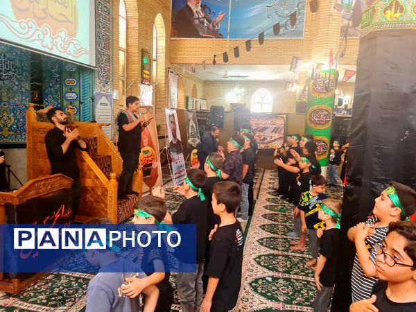 تجدید بیعت دانش‌آموزان ابهری با آرمان‌های عاشورا در سوگواره «احلی من العسل»