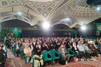 پانزدهمین جلسه سلسله نشست های پای خانواده ایستاده ایم در اصفهان برگزار شد