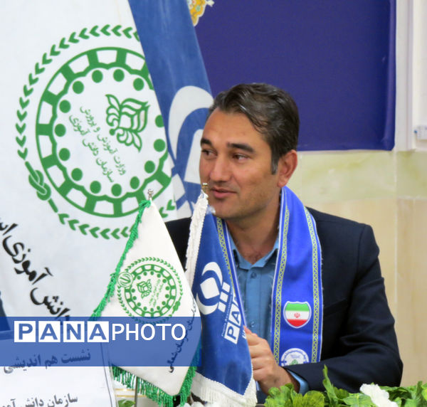 نشست هم‌اندیشی سازمان دانش‌آموزی خراسان شمالی با حضور معاون پرورشی فرهنگی