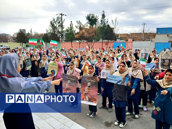 نواختن زنگ مقاومت در دبستان سمیه
