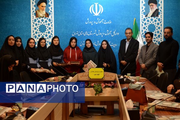 تقدیر از برگزیدگان لیگ جت در سالن فرهنگ بهارستان‌دو