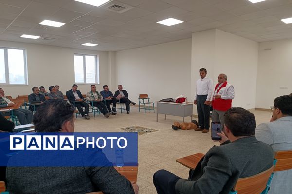 دوره تخصصی توانمندسازی مربیان تشکیلاتی سازمان دانش‌آموزی استان اردبیل