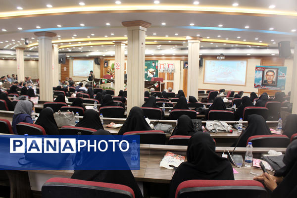 همایش معلم ماندگار در قم