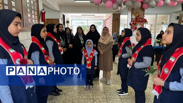  ارزیابی تشکل پیشتازان ناحیه۶ در دبستان فرهنگیان ۲