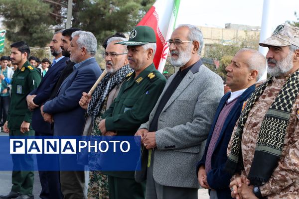 حضور پرشور دانش‌آموزان شهرستان صالح‌آباد در راهپیمایی روز ۱۳ آبان