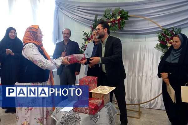 میزبانی دبستان آیت‌الله خامنه‌ای از سفره غذاهای رنگارنگ مدارس ابتدایی شهرستان قرچک 