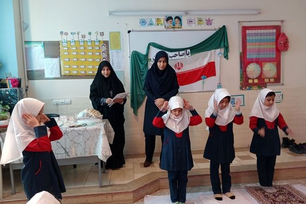 برگزاری مراسم تجلیل از دانش‌آموزان ممتاز حوزه نماز و قرآن در طرح بازدید از کارنامه نماز